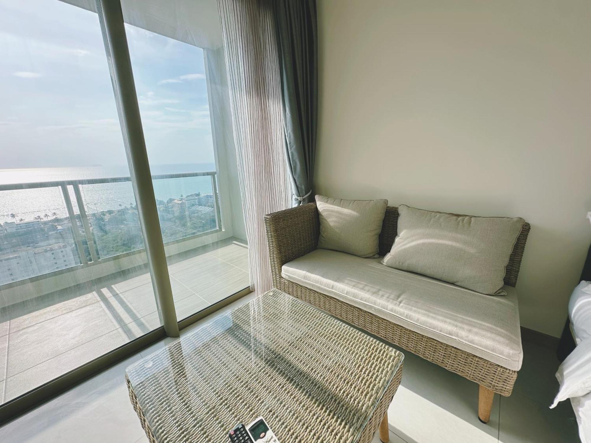 Appartamento Riviera Jomtien By Daisy Pattaya 2 Esterno foto