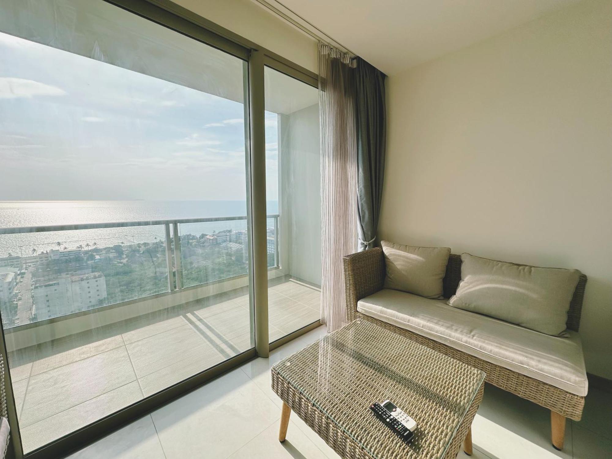 Appartamento Riviera Jomtien By Daisy Pattaya 2 Esterno foto